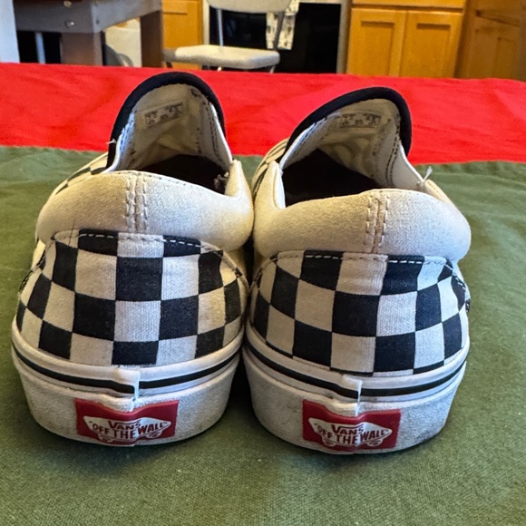 Checkered Slip-On vans Shoes - Picture 4 of 5